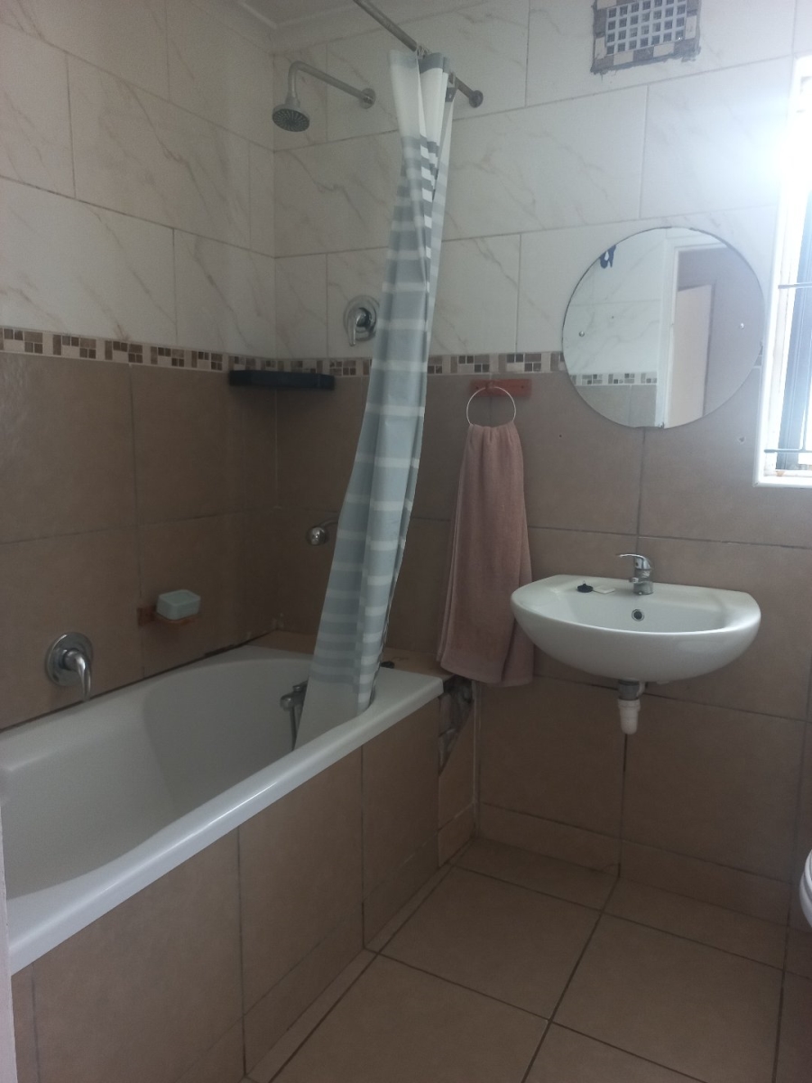 3 Bedroom Property for Sale in Devon Park Village Western Cape